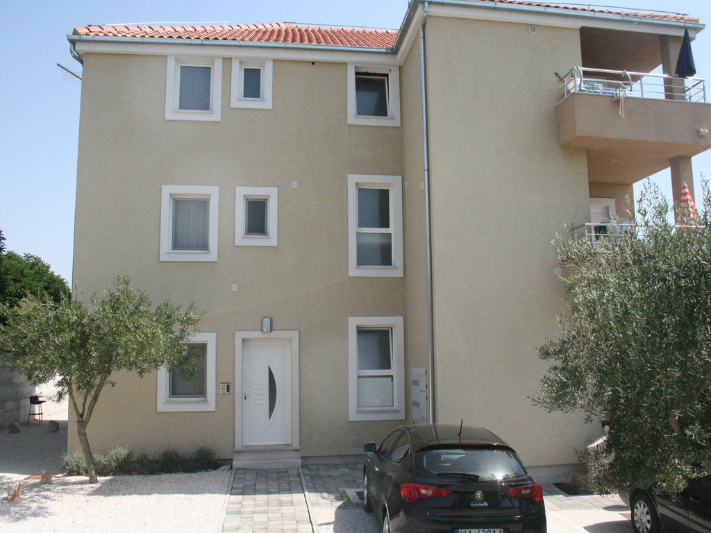 Apartments Kristina Milna  Eksteriør bilde