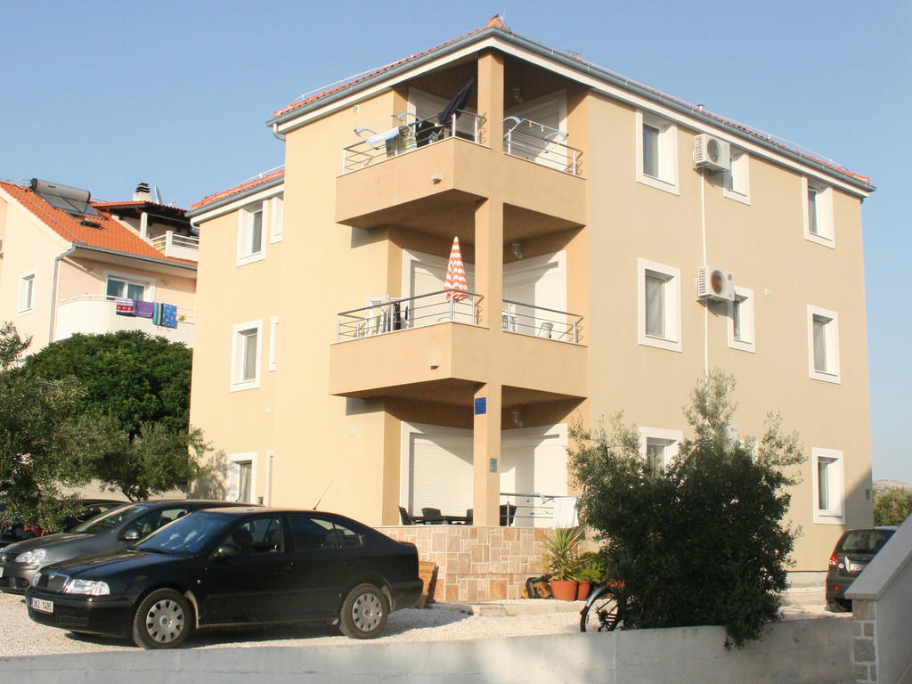 Apartments Kristina Milna  Eksteriør bilde